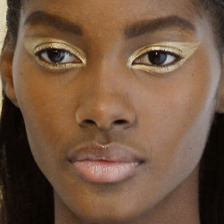 driflloon:  tami williams @ dior hc fw16 