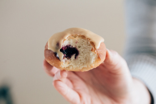 sweetoothgirl: Peanut Butter and Jam Donuts