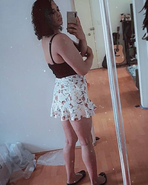 Nothing better than a skirt. Right? . . . . . #crossdresser #crossdressing #crossdress #boyswillbegi