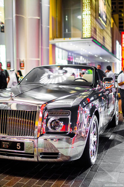 watchanish:  Rolls Royce Phantom Coupe during