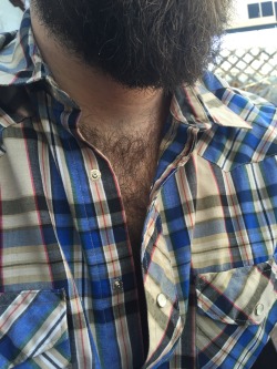 triforcetriad:  I love how his chest hairs