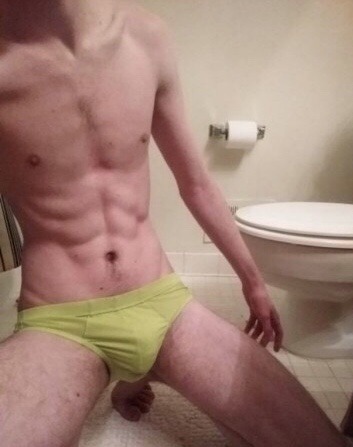 gaysnapsandselfies: This submission didn’t want his page linked so he could stay semi-anon. If you w