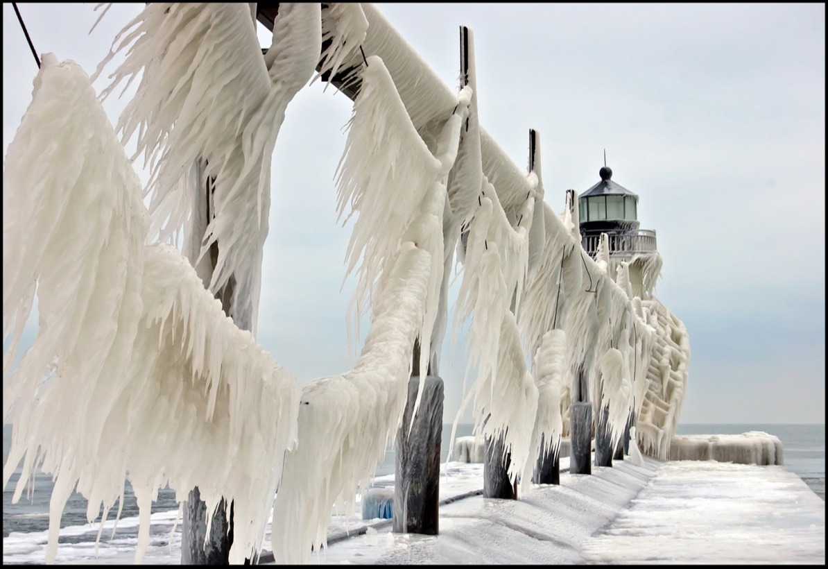 wnycradiolab:  Tom Gill’s frozen lighthouses (via Architizer). 
