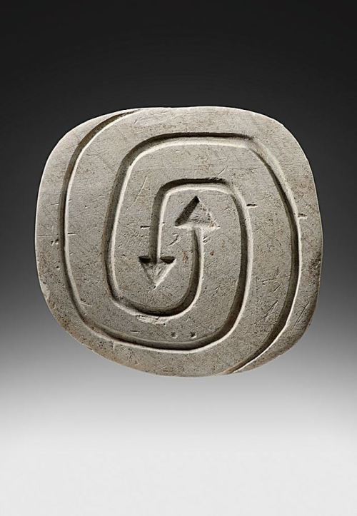 amare-habeo: Abstract engraved stone (Valdivia culture), 1250 BC30 x 31.5 cmThe culture of Vald