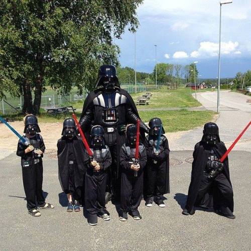 wigglyflippingout:bittersweetnolonger:wigglyflippingout:an adult vader escorts his vaderlings for th