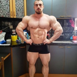   IFBB PRO Dani Kaganovich @Danikaganovich