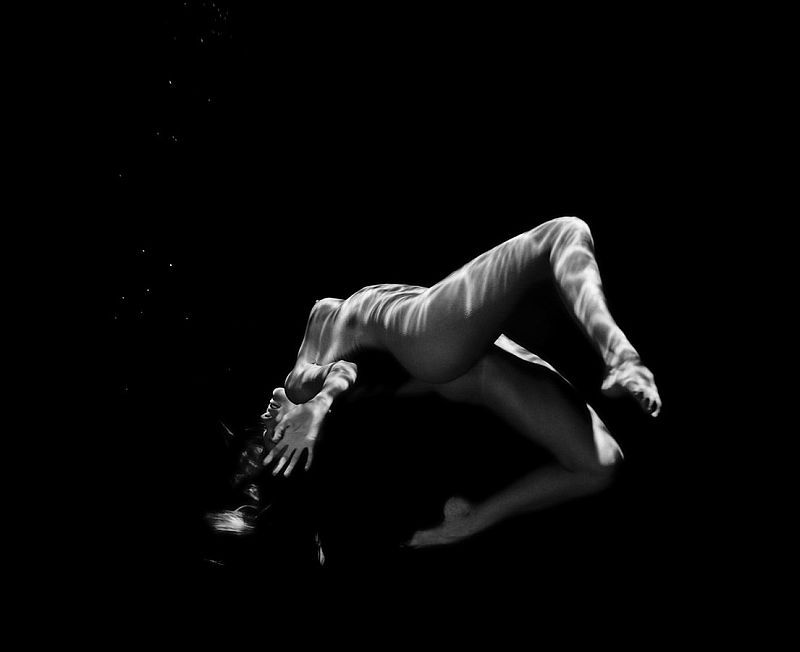 semioticapocalypse:  Michael Dweck. Mermaid 5. Wachee, Florida. 2007  [::SemAp Twitter
