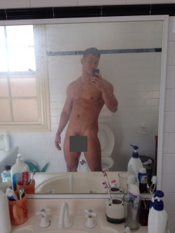 merlionboys:  bigyellowbananas:  Pre-shower muck around  Why the box? :p