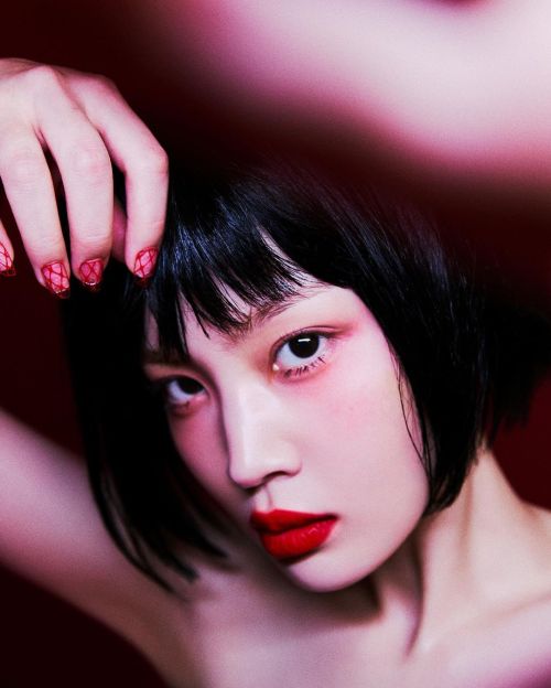leehiofficial: [IG] 210909 leehi_hi: 음뫄❤️이하이 (LeeHi) - ‘빨간 립스틱 (Red Lipstick)’Visua