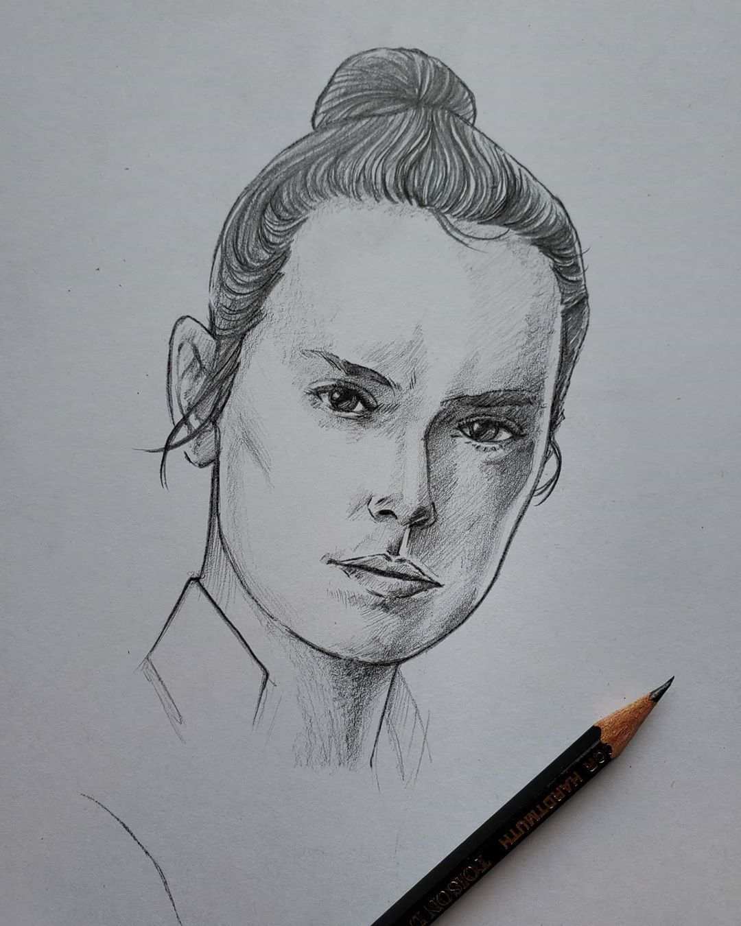 #WIP - #Rey
#HappyStarWarsDay y'all! Sketched this up last night, stay tuned for the finished piece! #MayThe4thBeWithYou #starwars #starwarsart #starwarsfanart #fanartist #fanart #disneyart #artistoninstagram #graphitepencils #graphiteart #pencilart...