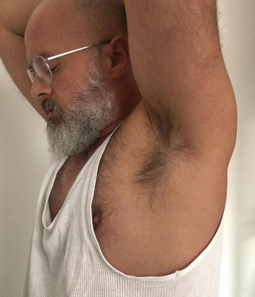 https://64.media.tumblr.com/2ea74b3fc32c1d25c3217b40719cf195/3caaf4b24319cf13-bf/s500x750/cd0af94a6c3a64a59b7a4390417ac1b967f7aabe.jpg