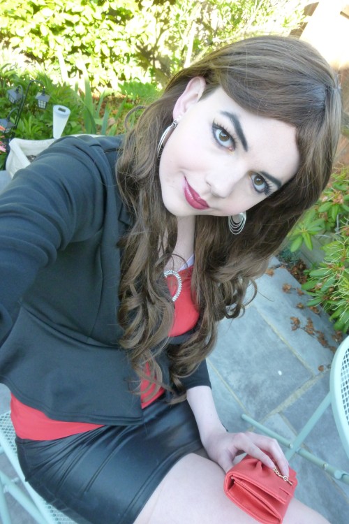 lucy-cd:  Pictures | OutsideGorgeous! love this outfit, so cute <3