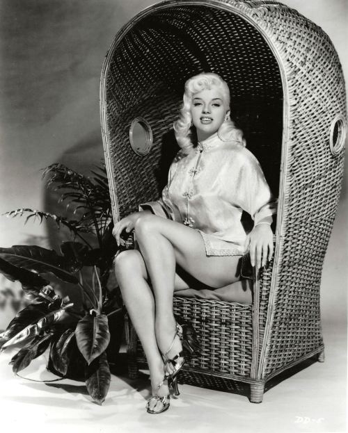 Sex gameraboy:  Diana Dors  pictures