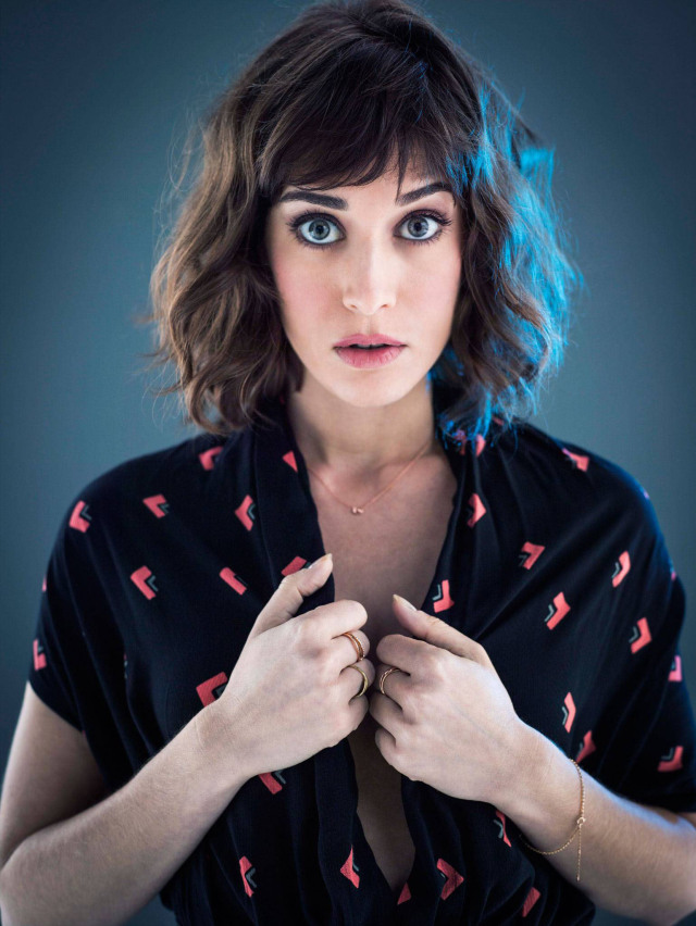 Lizzy Caplan