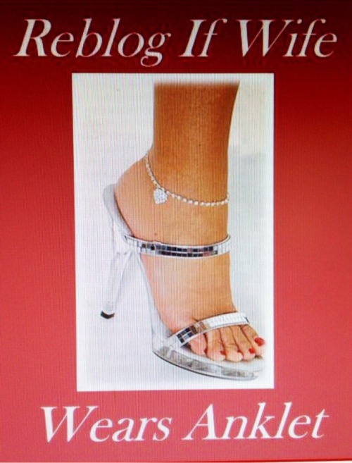 flirtyhubby: stlswingercpl:  cpl624: Yes @secretnaughtydreams wears one every day. Wear the anklet e