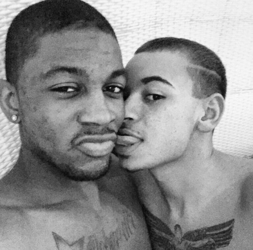 sexnthecloset:  Gay L🍑ve 👬💕