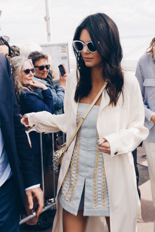 eighteenth-xo: :5.21.15: Kendall leaving the Fendi beach party x