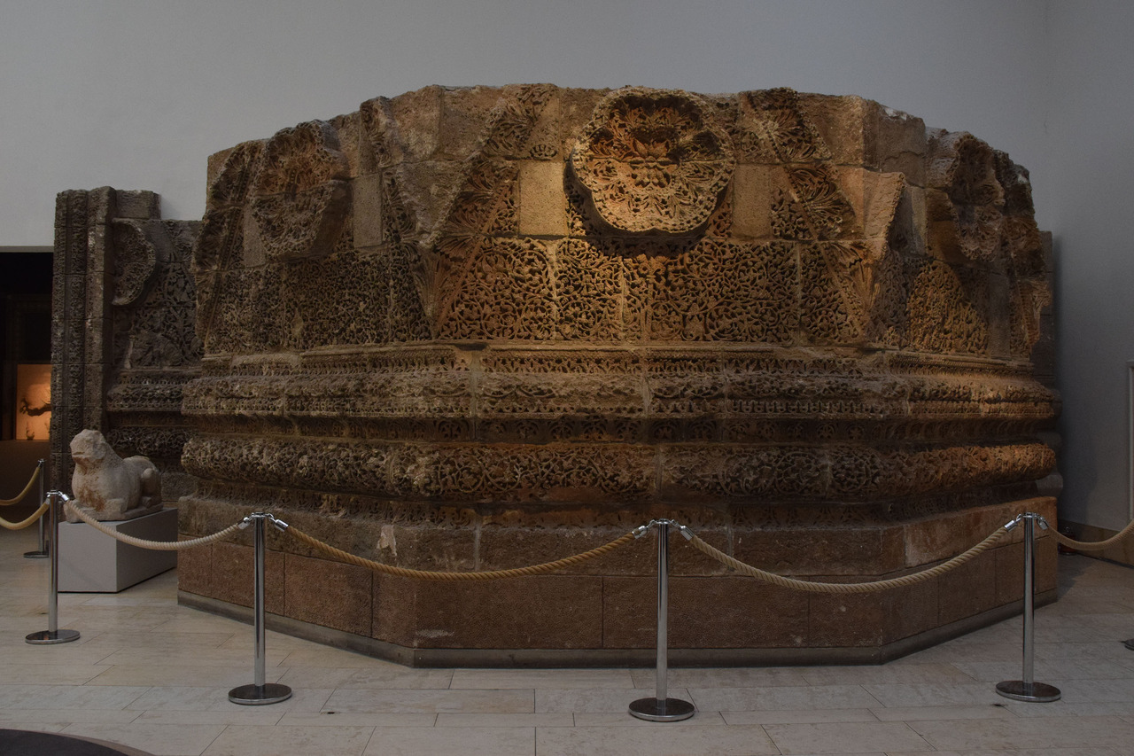 cranniesinmybrain: the-real-zhora-salome:  on-misty-mountains:   Pergamon Museum,