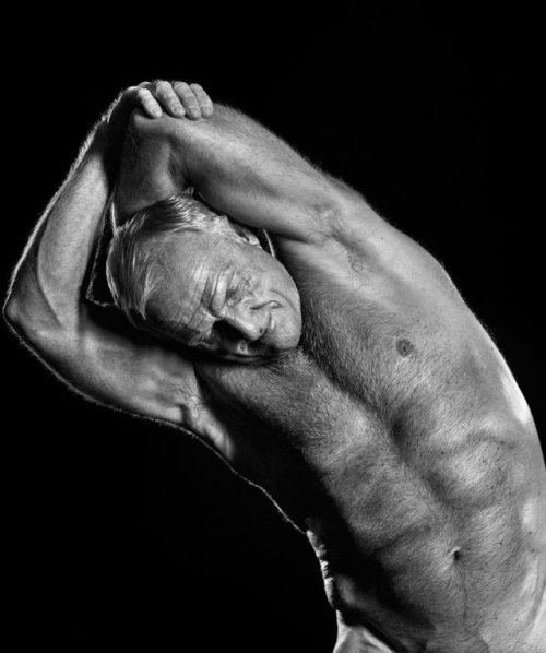 jsr100:maturemenareus:maturedadsandmen: Photos of golfer, Greg Norman, age 63, from ESPN’s 2018 Body