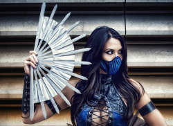 cosplayblog:  Kitana from Mortal Kombat 