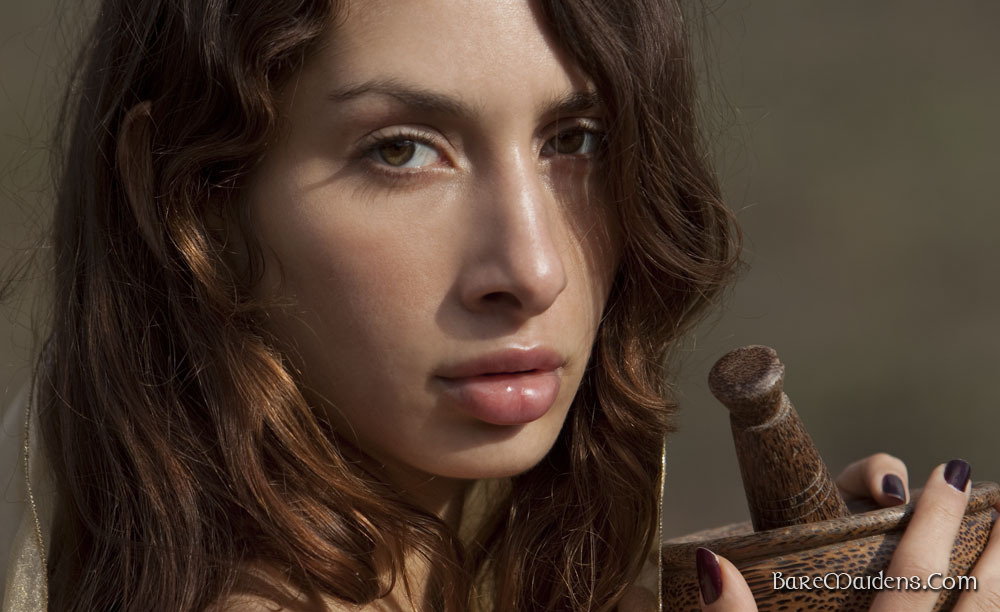 baremaidens:  Naha of Ervit, a Cleric and Master Herbalist. Art + Fantasy + Sex =