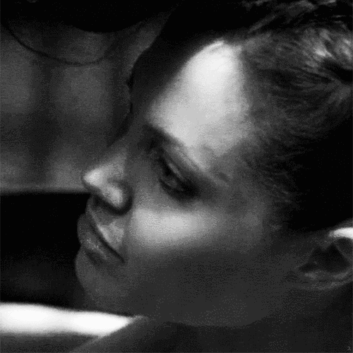 gazingamongstpassion:  dame-de-nuit:  Passion  (via TumbleOn) 