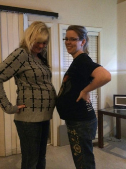 preggo-pussies:  Friend and her older sister