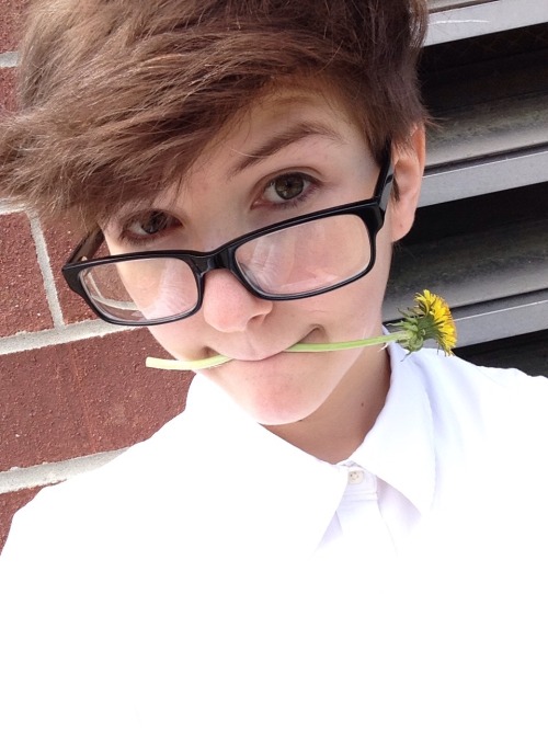 acespaceprince:  It’s so warm outside