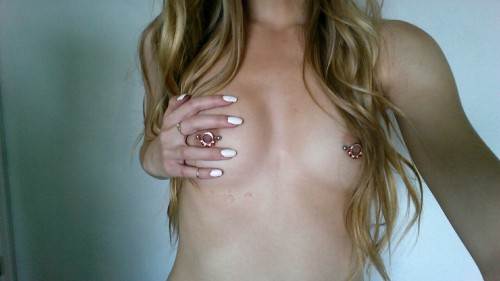 piercednipples:  Hello, stoneykay, great to see you again, and thanks for this submission.- > Follow @stoneykay-> More submissions by stoneykay