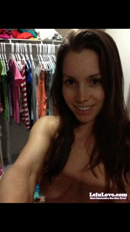 Porn photo Cum into my topless closet :) http://www.lelulove.com