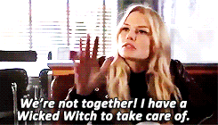 keybladesoras:  We last saw Emma Swan in the company of the dashing rapscallion Captain