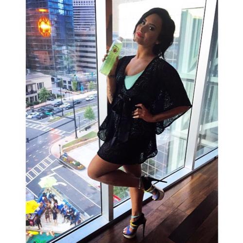 dlovato-news: ddlovato: My after-show drink of choice, #SparklingIce ❄️❄️❄️❄️ #CoolForTheSummer