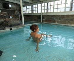 Japanese onsen, via oguro.keita  山梨県