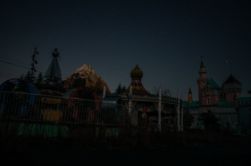 NARA Dreamland at DAWN奈良ドリームランドの夜明け,奈良県,日本