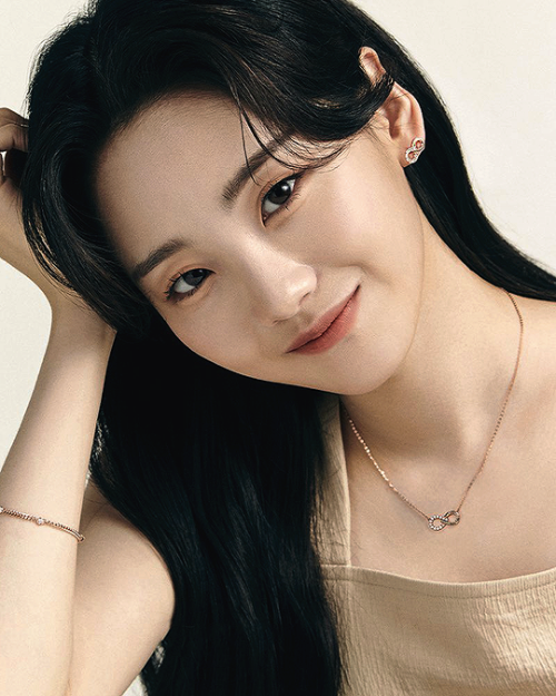 netflixdramas: CHO YI HYUN for LLOYD: The GiftEndless Love and Pleasure, Endless Collection (2022) 