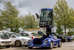 noriaki-tenmei-kakyoin:  meow-the-snetelgeusian:  8bitfuture:  New security vehicle gives more reasons to laugh at mall cops.This is the Viseo electric vehicle, by French manufacturer Iris. The โ,000 vehicle allows the user to ascend 11 feet, even while