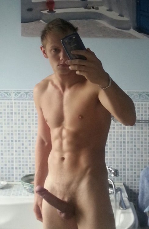 ladzone: PERFECT COCK SELFIE !!!!