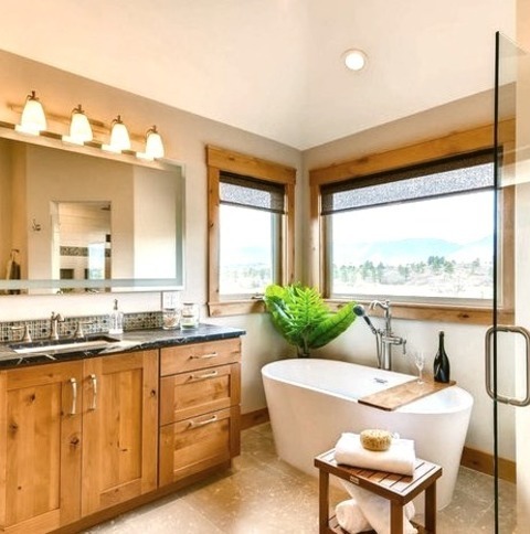 Master Bath - BathroomBathroom - Large Craftsman Master Beige Tile And Mosaic Tile Limestone Floor And
