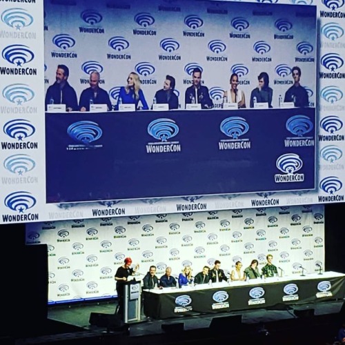 Dark Phoenix panel @wondercon , they showed a dope clip of the movie. So excited for this movie to c