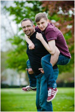 captivating-individual:  manbootypokeball:  peek-a-dillo:  Reddit user HeMeYou was left “overwhelmed” by advice from online strangers after accidentally discovering his son might be gay. The 38-year-old father posed the question to Reddit after finding