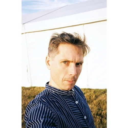 Alex Kapranos selfie - cr lousyauber 