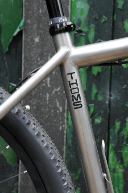 enduranceadventure:  Salsa Selma in Monstercross (or should I call it Poldercross…?) mode. Schwalbe 