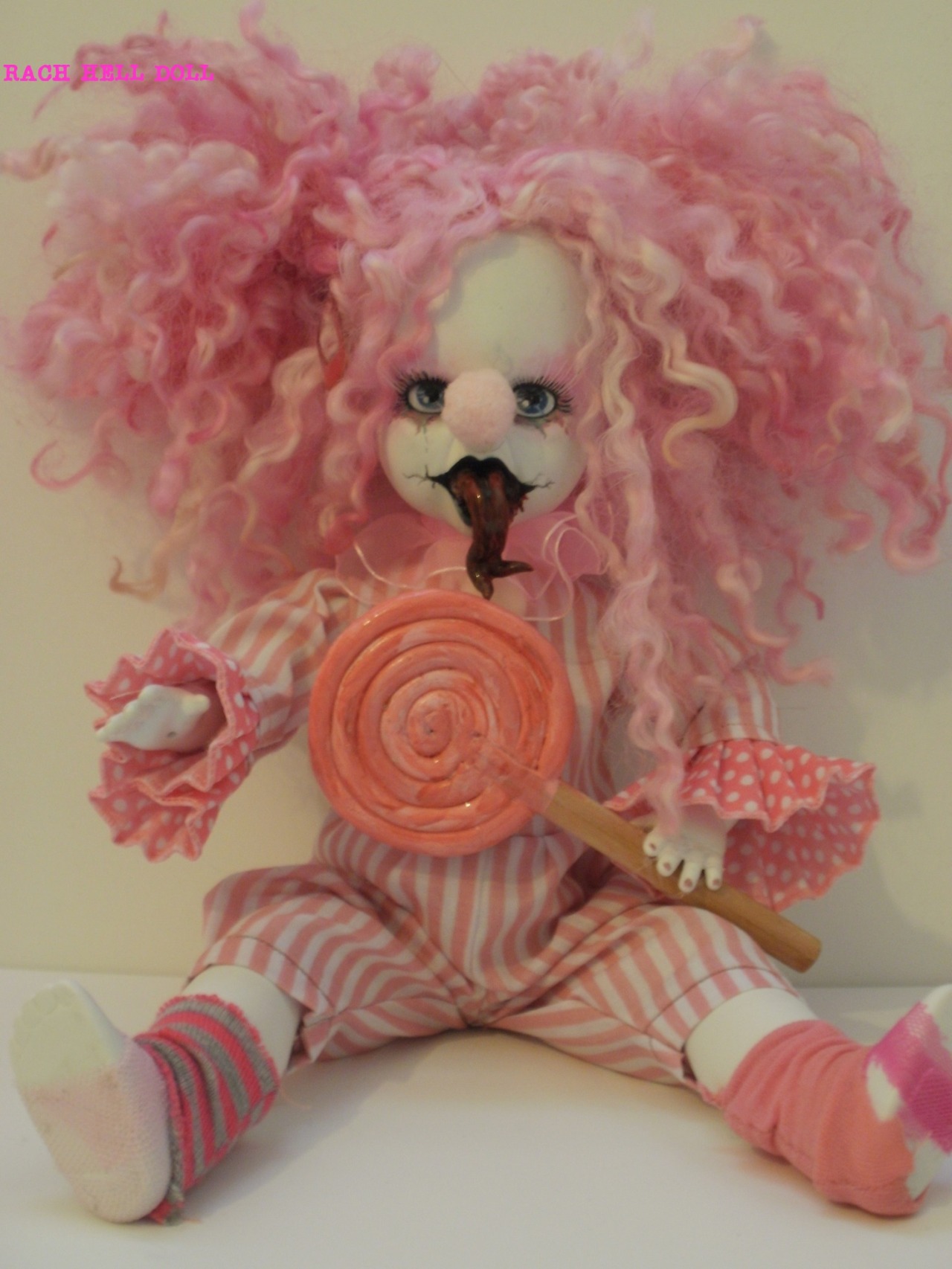 kitziklown:  rachhellsdollhaus:  creepy clown customs on living dead doll bases.