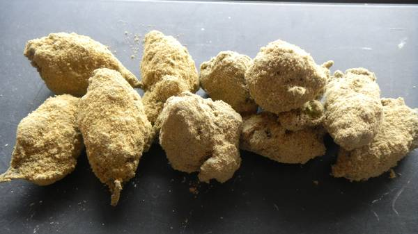 livinlifeslow420:  r0ll-it-up-take-a-hit:  inhalethetrees:  jariuana:  kief x wax