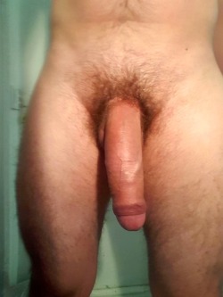 xxl-cock-lover:  would love to suck his hung