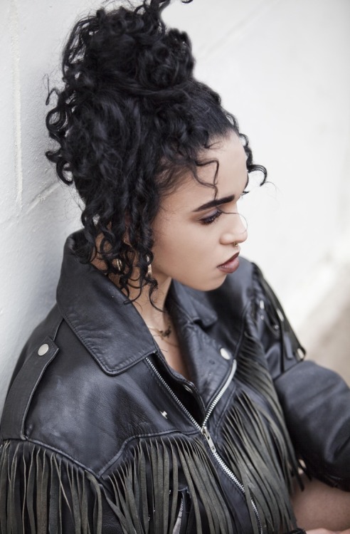 :  FKA twigs photographed by Sophia Schorr-Kon for Skimdo | 2013 