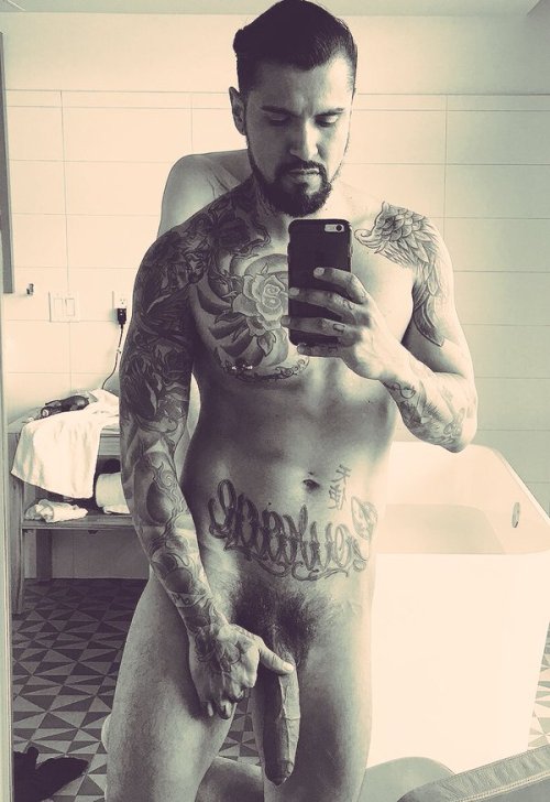 2huge4cam:  His Twitter page: http://www.ooep.co/AIxgBHis Instagram page: http://www.ooep.co/AIxf7My personal blog: http://slimchaos.tumblr.comMy other blog: http://hugecocksoncam.tumblr.comMy Instagram: http://www.ooep.co/AHYK7