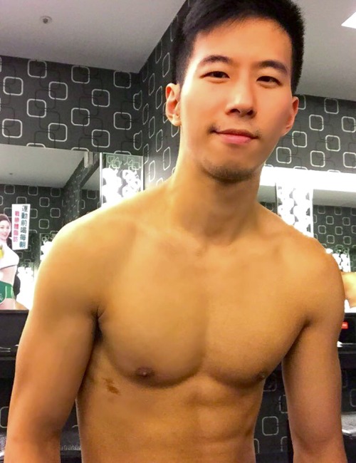 stayinghard:asianmusclefetish:Original post: asianmusclefetish.tumblr.commark