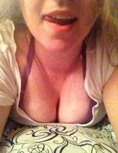 im-flirty-and-dirty:  A few cute pictures I took before bed 😉 
