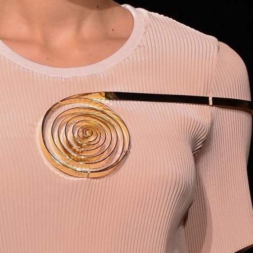 anndemeulemeesterfanclub:  details @ vionnet ss16 